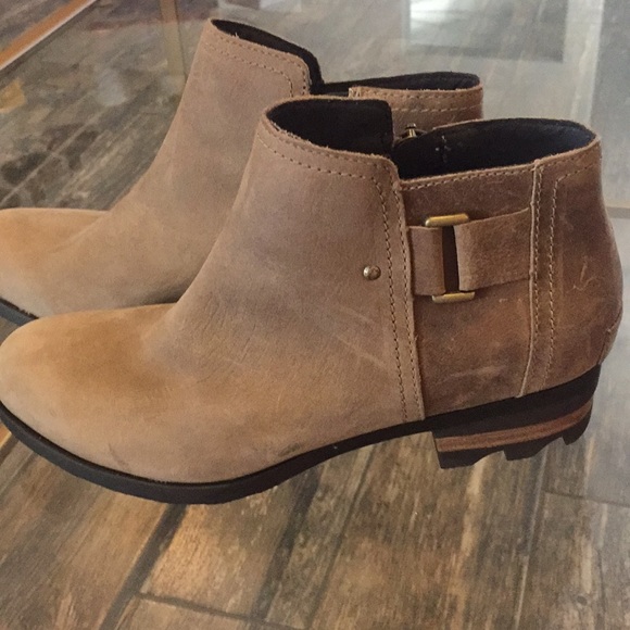 Sorel Shoes - Sorel Lorell Boots 8.5 NWT- Tan